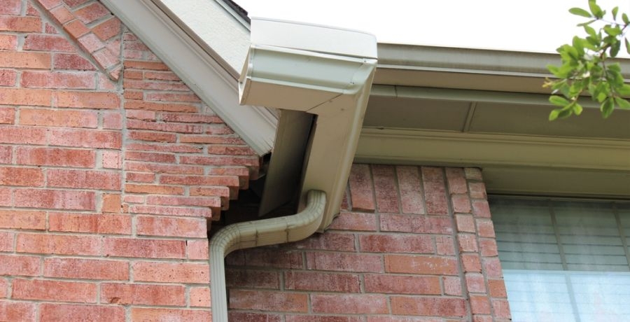 The Ultimate Guide to Choosing the Right Material for Your Seamless Gutters
